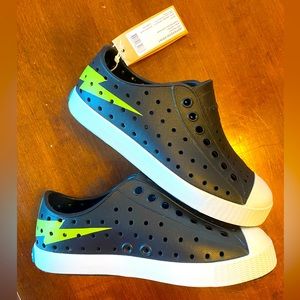 Black and Green Lightning Natives